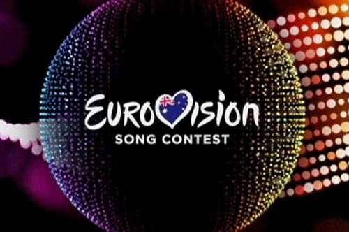 Τραγούδησε με ευθύνη της μετά τις φήμες πως ελεύθερος σκοπευτής θα την πυροβολούσε