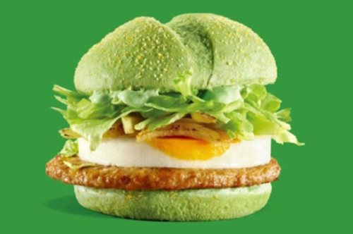 H McDonald's μόλις κυκλοφόρησε τα πολύχρωμα Angry Birds χάμπουργκερ