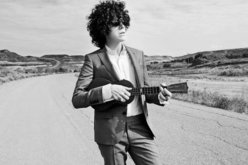 10 πράγματα για την LP, την τραγουδίστρια του χιτ της χρονιάς 