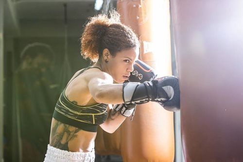 Χριστίνα Λιναρδάτου: Η Ελληνίδα που διεκδικεί τον υψηλότερο τίτλο στην επαγγελματική πυγμαχία