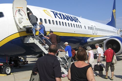 Δωράκι από την Ryanair. 5 καλοκαιρινοί προορισμοί από 13.99 έως 19.99 ευρώ