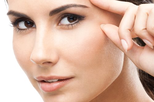 10 κρέμες ματιών που κάνουν θαύματα από 15.90 ευρώ