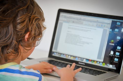 Ποιες σελίδες επισκέπτονται συχνότερα στo Internet τα Ελληνόπουλα