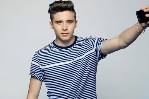 Δείτε τη φωτό που ανέβασε ο Μπρούκλιν Μπέκαμ από την Ελλάδα και λίγο μετά διέγραψε