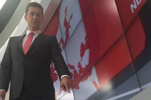 Tι σόκαρε τον Αντώνη Σρόιτερ στο στούντιο του Alpha χθες, αλλά συνέχισε το δελτίο;