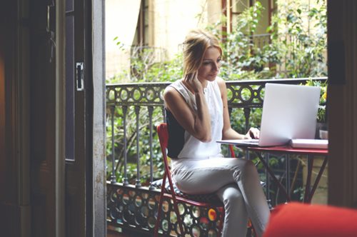 Οι Veranderos: Οι Αθηναίοι που αράζουν στις βεράντες δεν είναι όλοι ίδιοι -άλλοι είναι ζεν άλλοι όχι