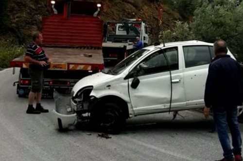 Η Ελένη Ψυχούλη τράκαρε (;) και βιντεοσκόπησε το διαλυμένο της αυτοκίνητο 