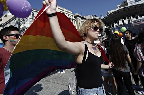 Αυτά είναι τα 4 πιο έξυπνα συνθήματα του Athens Pride 2016