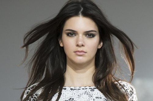 H Κένταλ Τζένερ μόλις έκανε το απόλυτο κούρεμα του καλοκαιριού. Εσύ ακόμα; 