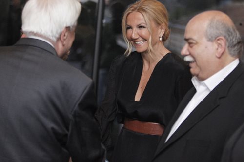 Τι φόρεσε η Μαρέβα Γκραμπόφσκι, στο δείπνο προς τιμή του γ.γ. του ΟΗΕ, στην Ακρόπολη 