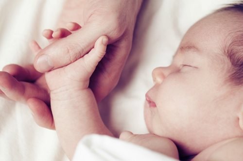 Πασίγνωστος ηθοποιός μόλις έγινε πρώτη φορά μπαμπάς