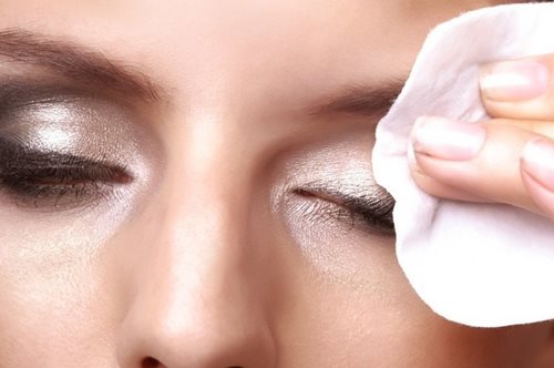 Διάσημη τραγουδίστρια αποφάσισε να μην ξαναφορέσει make up και έχει έναν πολύ καλό λόγο