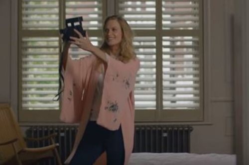 Τι δεν αποχωρίζεται ποτέ η αδερφή της Κάρα, Πόπι Ντελεβίνγκ από το σπίτι της; 