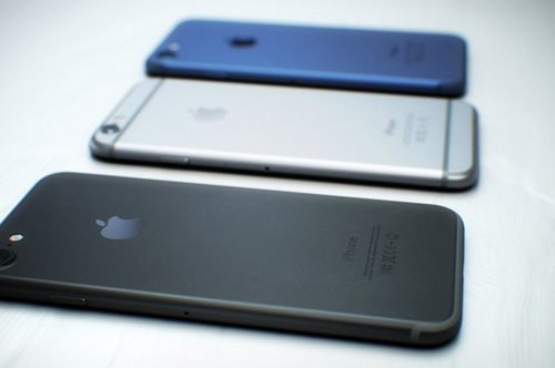 To iPhone 7 θα κυκλοφορήσει (και) σε μαύρο χρώμα. Δείτε πώς θα είναι.  