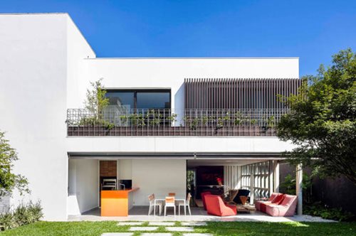 Βρήκαμε ένα σπίτι ιδανικό για τους καλοκαιρινούς μήνες