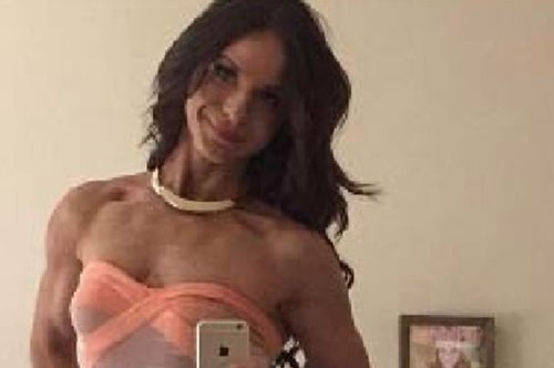 Καλεσμένη σε γάμο δέχτηκε σκληρό bullying λόγω του φορέματός της