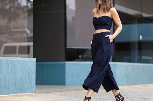 Το απόλυτο look του καλοκαιριού: Ζιπ κιλότ και τοπ στο ίδιο χρώμα- 5 προτάσεις για όλα τα budget