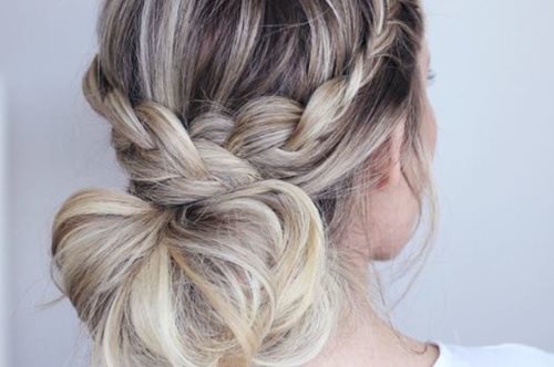 Ζεσταίνεσαι; Τέλεια και εύκολα χτενίσματα για να υιοθετήσεις αυτό το καλοκαίρι 