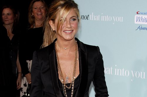 Αυτό είναι το μυστικό της Τζένιφερ Άνιστον για νεανικό δέρμα