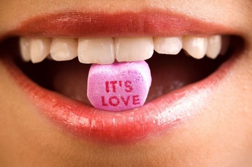 Τι προσφέρει το στοματικό σεξ στις γυναίκες; Η επιστήμη απαντά