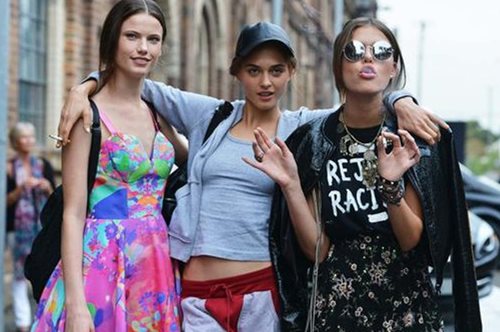 Είτε σου αρέσει, είτε όχι, αυτή είναι η τσάντα που όλες οι ωραίες τύπισσες κρατούν αυτή τη στιγμή 