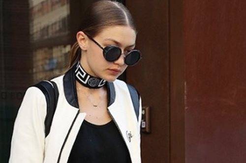 Μήπως οι παντόφλες της Gigi Hadid είναι τα νέα sneakers;