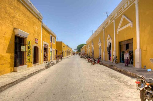 8 «μονόχρωμες» πόλεις και χωριά του κόσμου που μάλλον δεν ήξερες ότι υπάρχουν