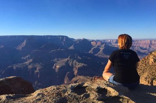 Η γυναίκα που ανέβασε τη φωτογραφία της στο Instagram πριν γλιστρήσει από βράχο του Grand Canyon 