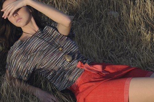 The Motley Goat: ένα παρδαλό κατσίκι που αντιμετωπίζει τη μόδα πολύ σοβαρά