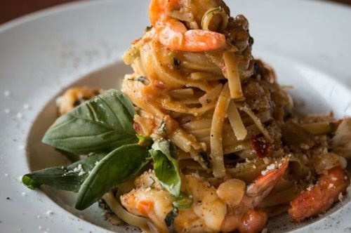 Πώς θα φτιάξεις την τέλεια γαριδομακαρονάδα στο σπίτι