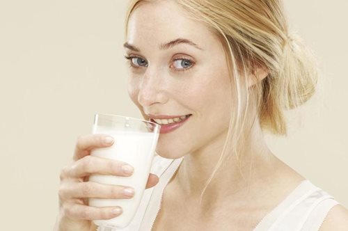 Το γάλα μετά τα 20 κάνει μόνο κακό. Αλήθειες και μύθοι γύρω από το γάλα