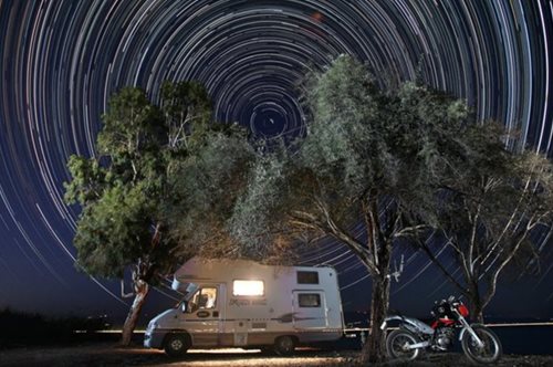 Camper Life: έτσι λέγεται το ξενοδοχείο του φωτογράφου Λουκά Χαψή και είναι πολλών αστέρων 