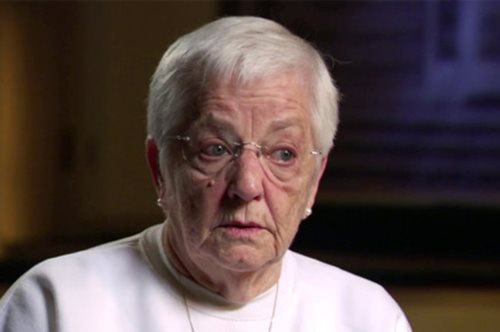 Aυτή είναι η καλύτερη απάντηση στον ρατσισμό. Και δόθηκε από μια γυναίκα σε 60''