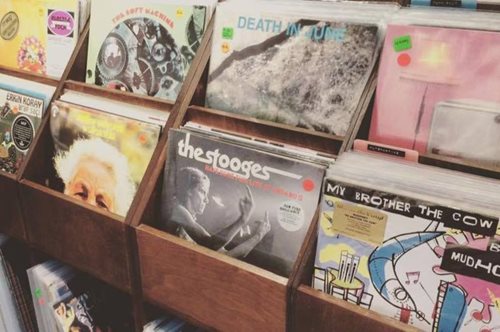 Syd Records στο κέντρο της Αθήνας: To βινύλιο δεν επιστρέφει, δεν έφυγε ποτέ 