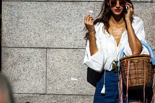 Τα 7 αξεσουάρ που κάθε κομψή γυναίκα εμπιστεύεται για τις καλοκαιρινές της εμφανίσεις