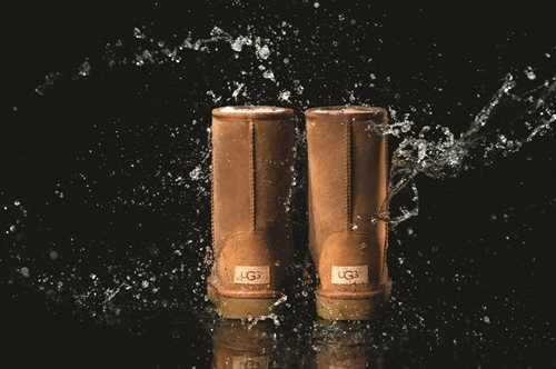Αυτή είναι η νέα UGG Classic boot και δεν θα σου λερώσει ποτέ!