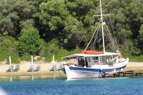 Τσουγκριάς: Η καταπράσινη νησίδα απέναντι από τη Σκιάθο που είχαν βάλει στο μάτι οι Beatles