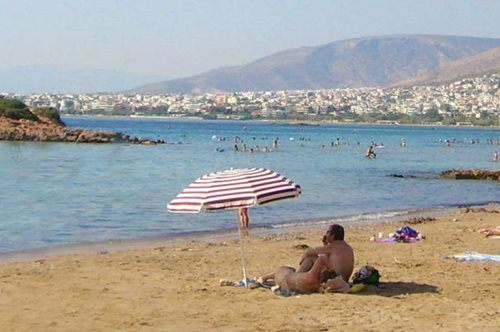 Ποιες είναι οι 4 ακατάλληλες παραλίες της Αττικής για κολύμπι