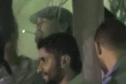 Ο Λεονάρντο Ντι Κάπριο με ηλεκτρονικό τσιγάρο χορεύει στη συναυλία του Ρέμου