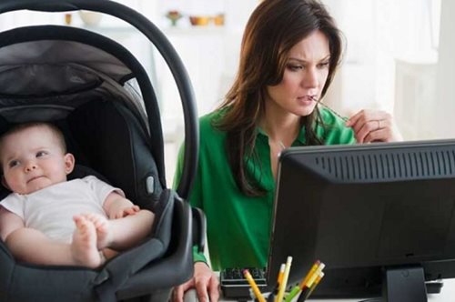 Μητέρες που απέκτησαν παιδί μετά το 2013 βγαίνουν στη σύνταξη στα 55