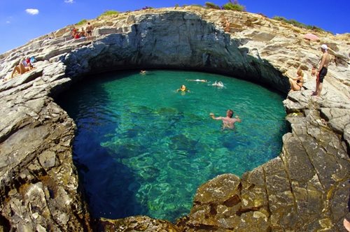 Τη Θάσο την έχεις καθόλου στο μυαλό σου ως προορισμό διακοπών; 