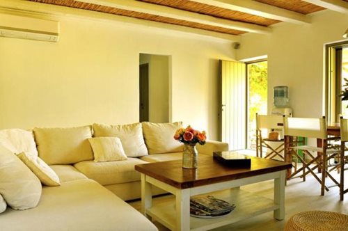 Έτσι είναι ο επίγειος παράδεισος της Μενεγάκη στα Άχλα