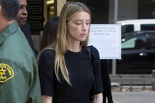 Σε αλλόκοτη κατάσταση η Άμπερ Χερντ κατά την κατάθεση - Έκλαιγε και ούρλιαζε