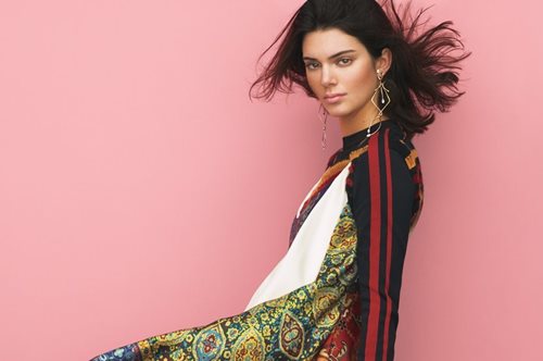 Πανδαιμόνιο με το εξώφυλλο της Vogue & την Κένταλ Τζένερ