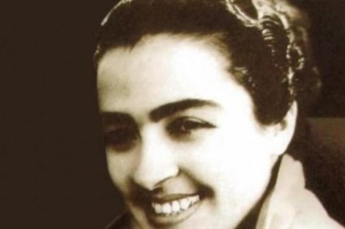 Η τελυταία ρεμπέτισσα: Η Σωτηρία Μπέλλου ξεκίνησε το τραγούδι σε ταβερνάκια για χαρτζιλίκι