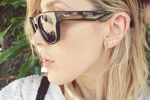 Ακαταμάχητη τάση: Στόλισε τα αυτιά σου με πολλά μικροσκοπικά σκουλαρίκια