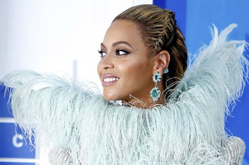 Θα μείνετε άφωνοι όταν μάθετε πόσο κόστισε το ντύσιμο της Beyonce στα MTV Awards