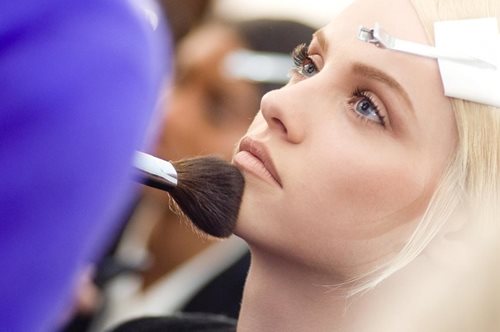 Μήπως αυτά τα 7 λάθη στο μακιγιάζ σε μεγαλώνουν; 