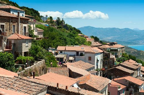 Ιταλία: Χωριό αιωνόβιων αποκαλύπτει το μυστικό του