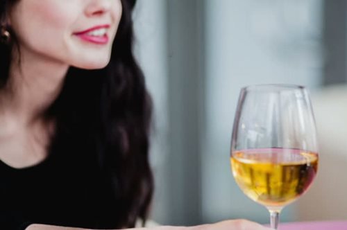 Γιατί το κρασί δεν πρέπει να σερβίρεται ποτέ παγωμένο